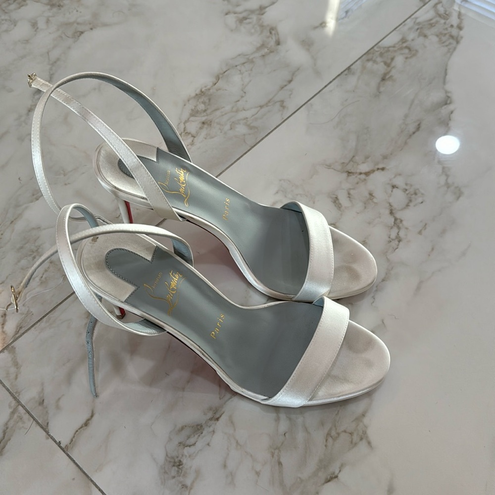 Louboutin heels size 38.5 . Only worn once!!